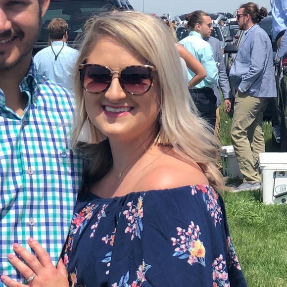 Meet your Posher, Macy - Picture 1 of 1